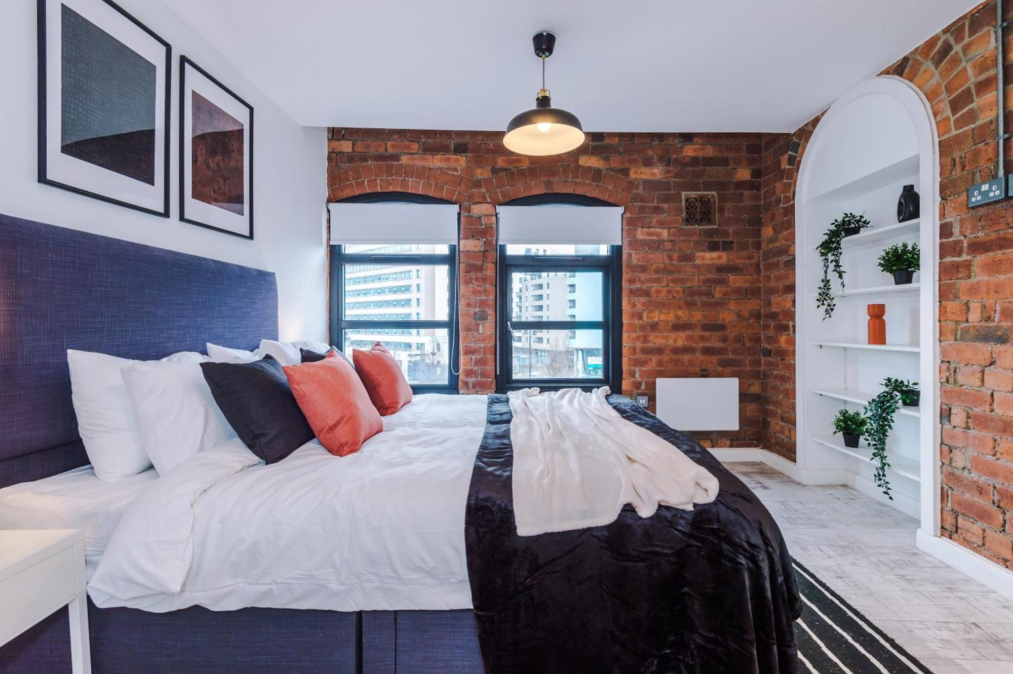 2 King Size Beds In Manhattan Styled Oversize Apartment Leeds  Exterior photo
