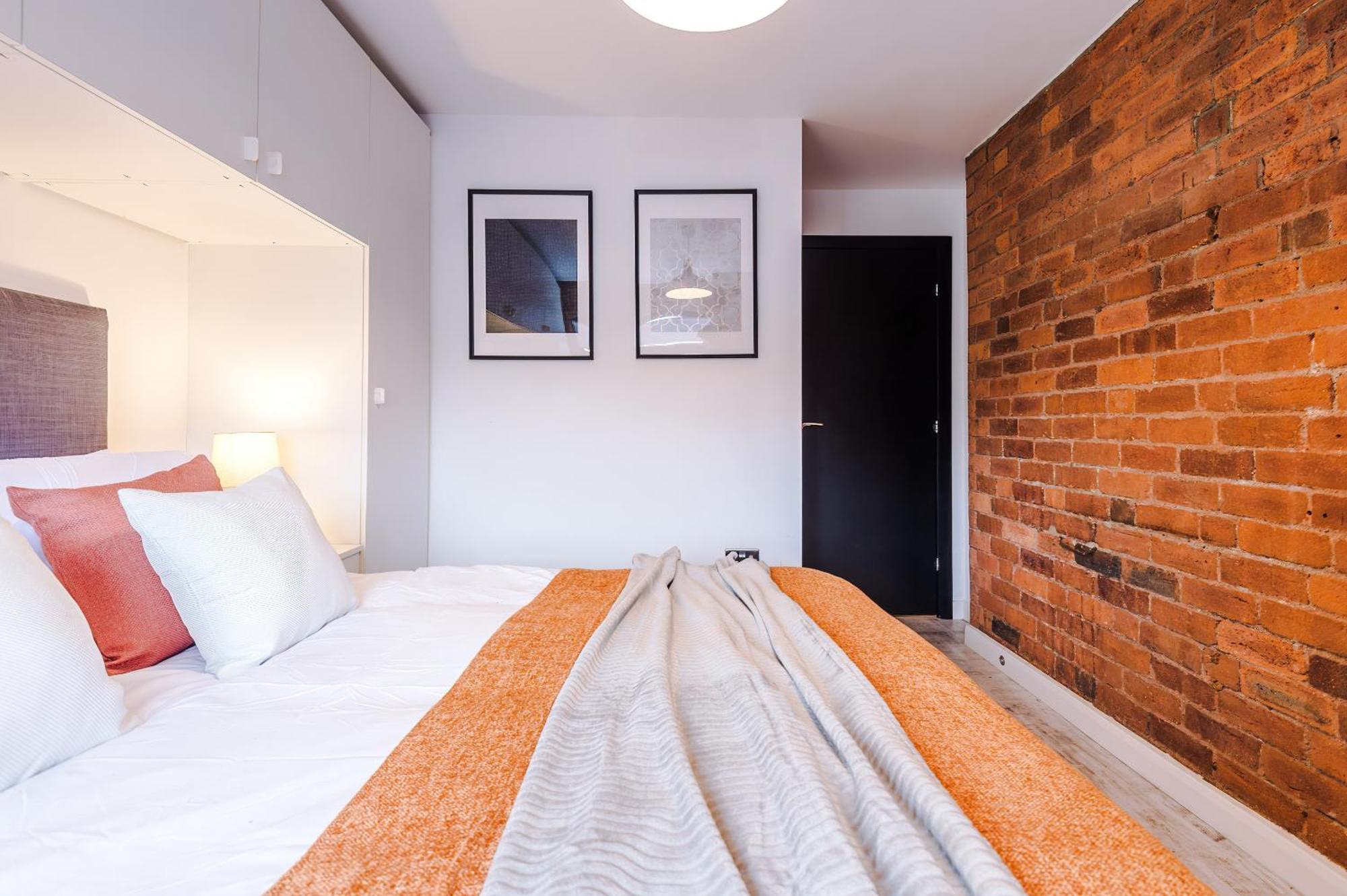 2 King Size Beds In Manhattan Styled Oversize Apartment Leeds  Exterior photo